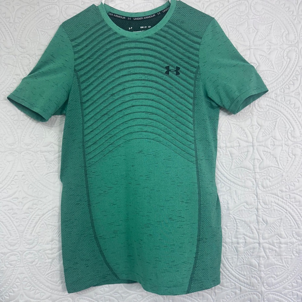 Under Armour Men Green Seamless Short Sleeve Fitted Training T-Shirt SM